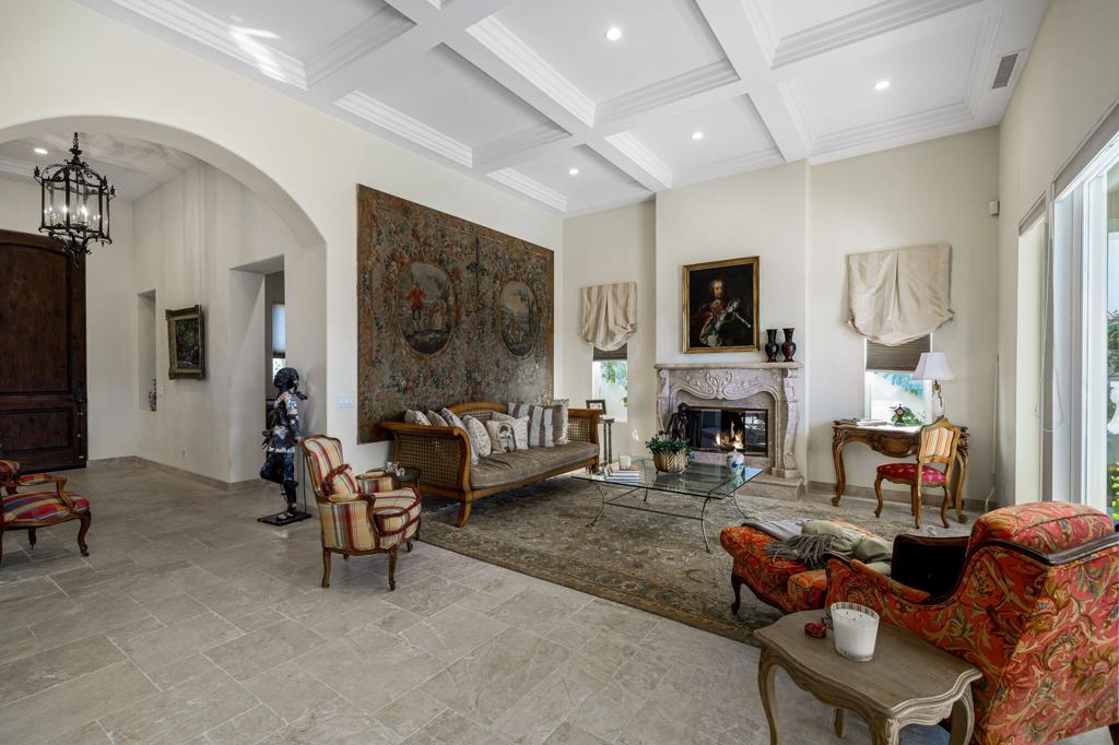 525 Indian Ridge Drive