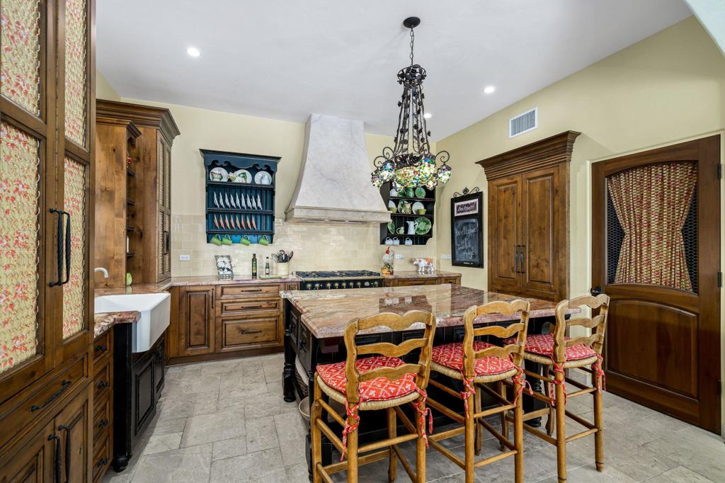 525 Indian Ridge Drive