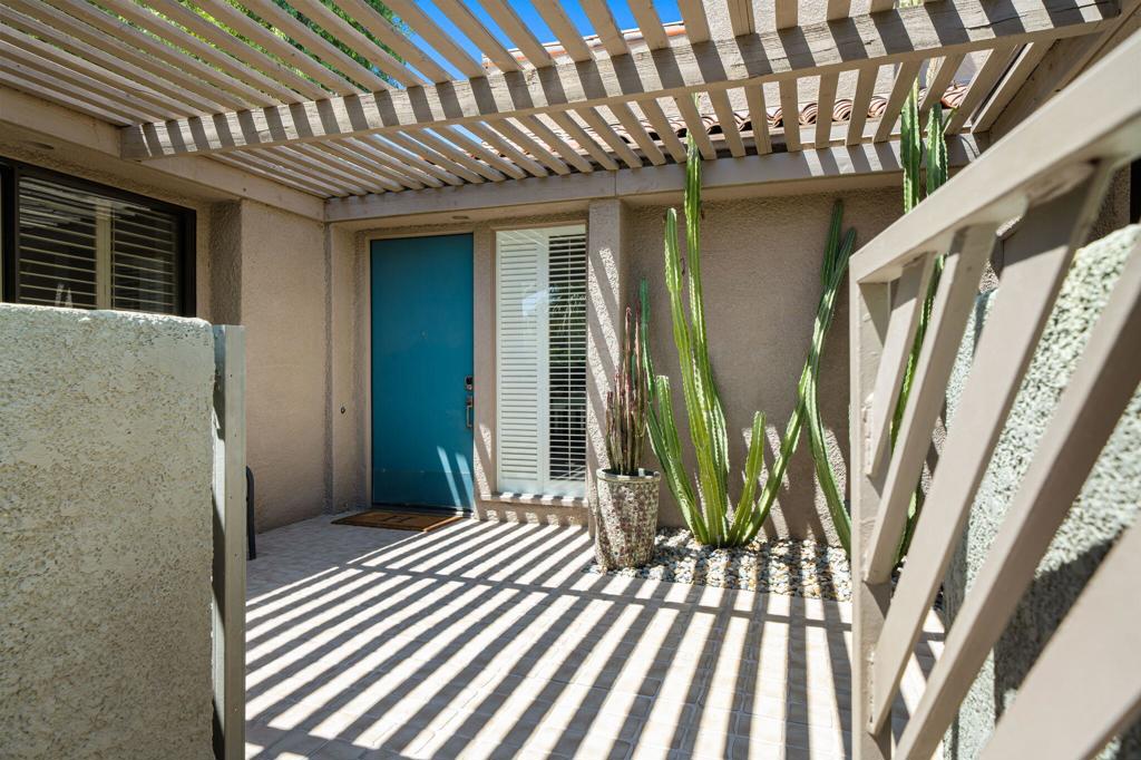 521 Desert West Drive