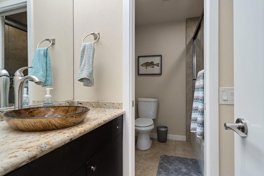 521 Desert West Drive