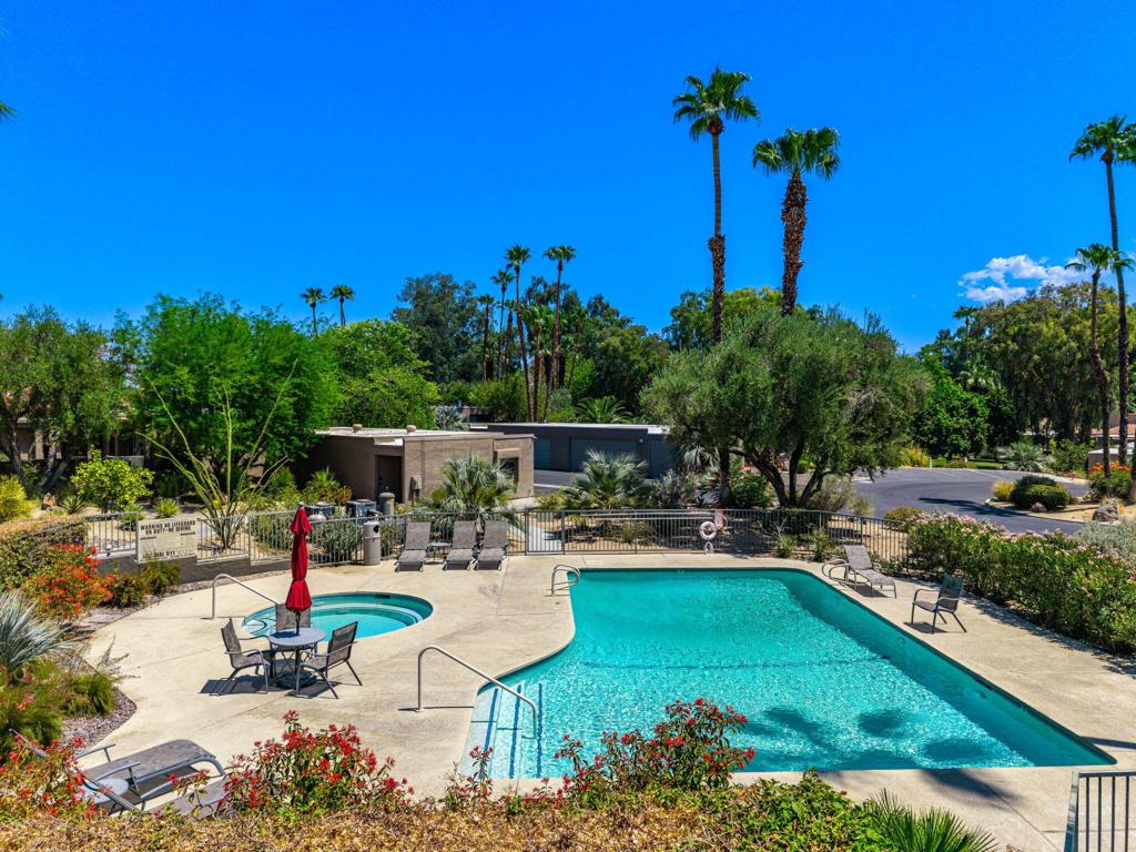 521 Desert West Drive