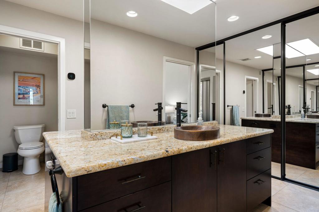 521 Desert West Drive