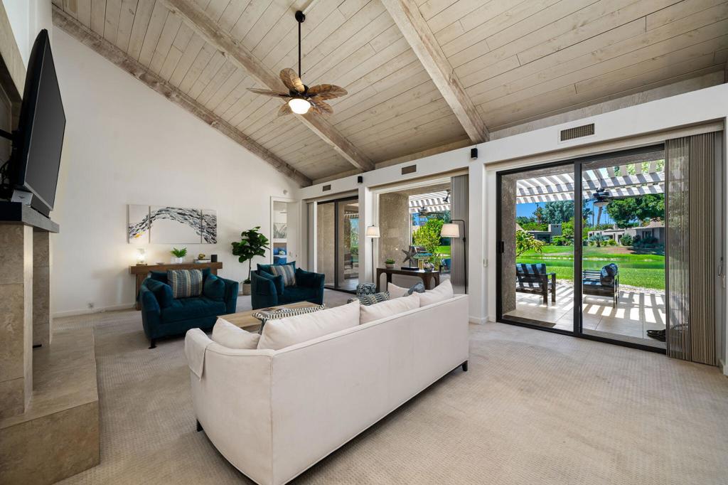 521 Desert West Drive