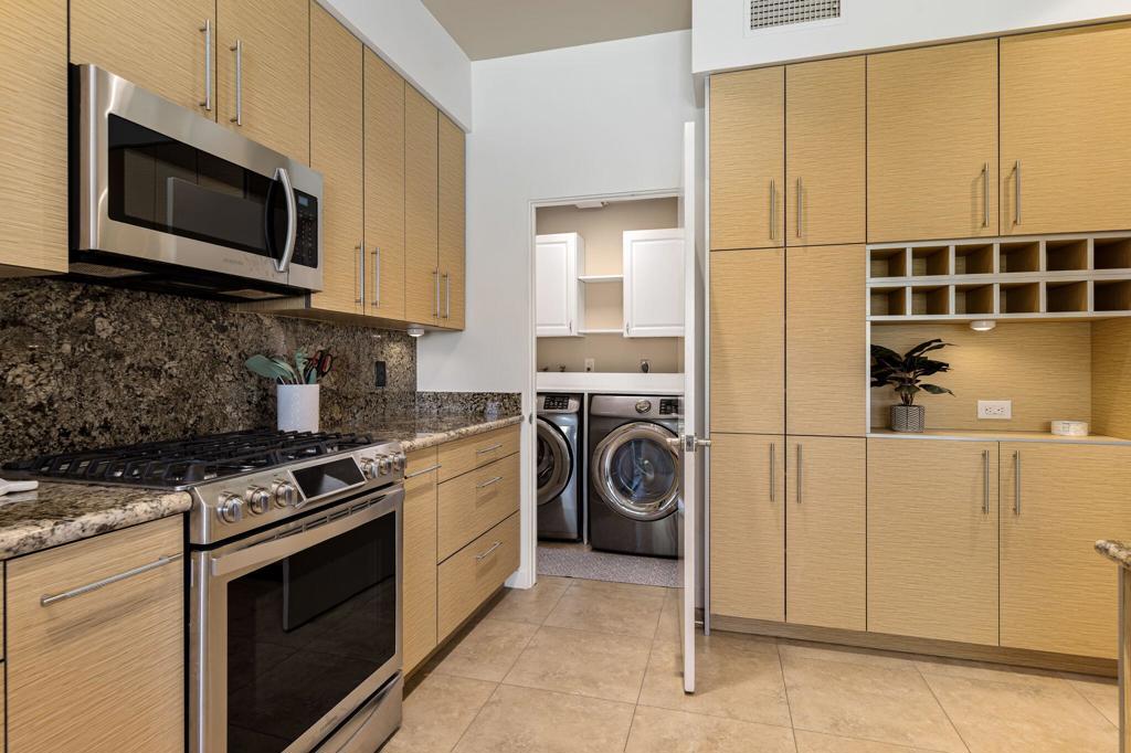 521 Desert West Drive