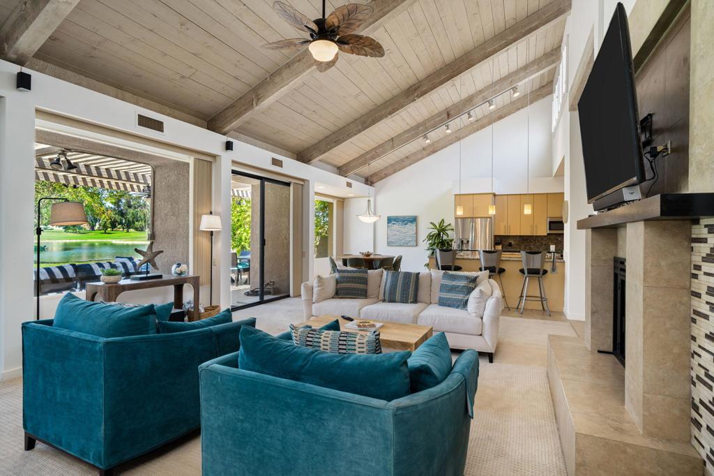 521 Desert West Drive