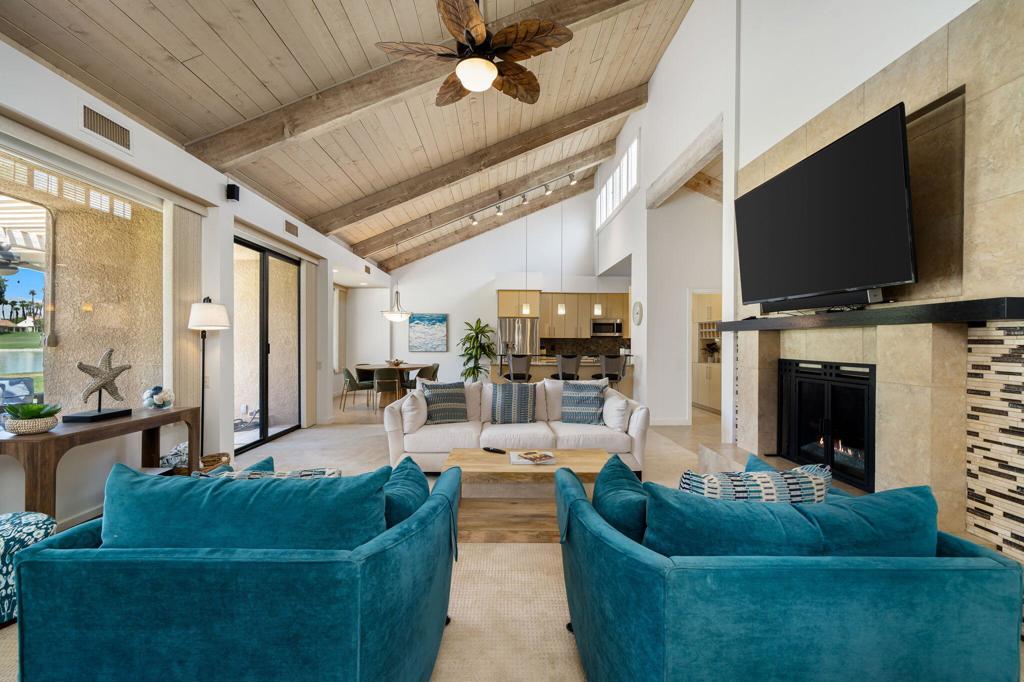 521 Desert West Drive