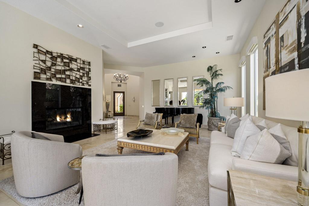 945 Hawk Hill Trail