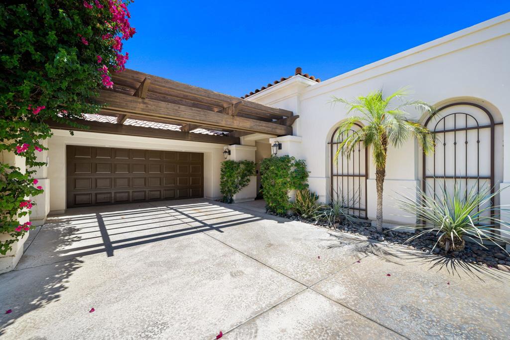 945 Hawk Hill Trail
