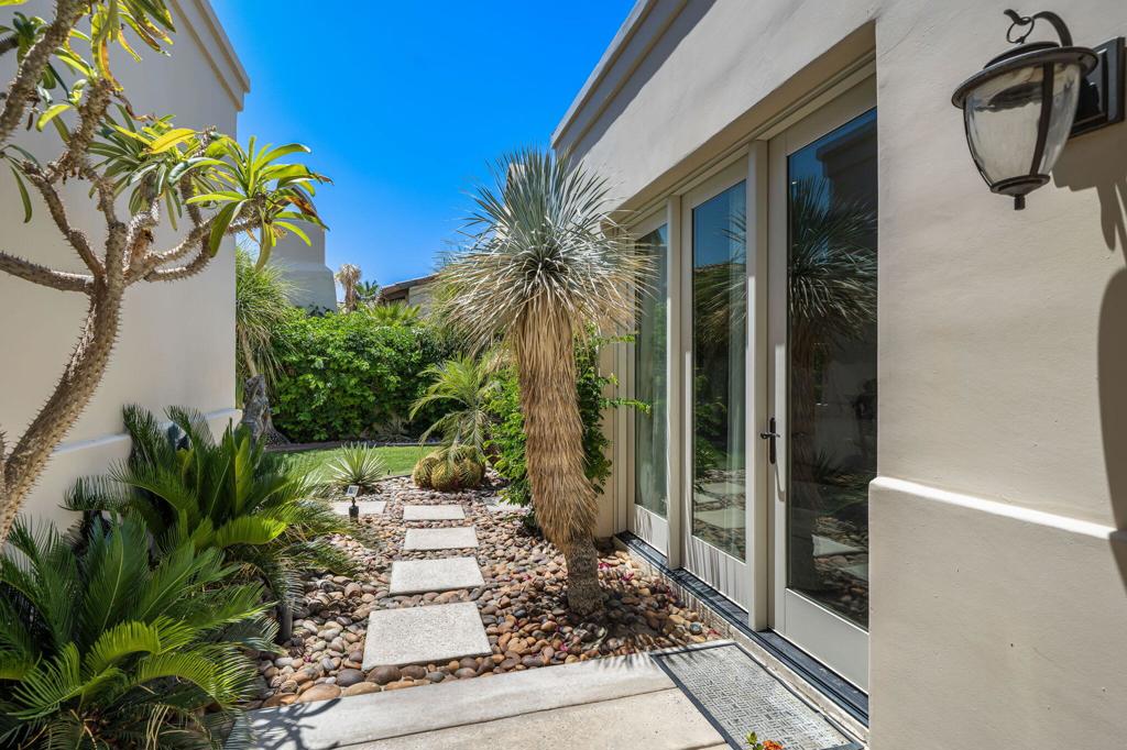 945 Hawk Hill Trail