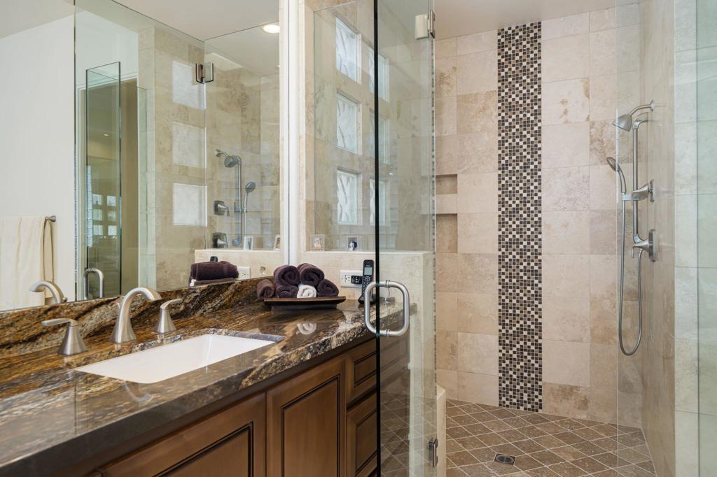 945 Hawk Hill Trail