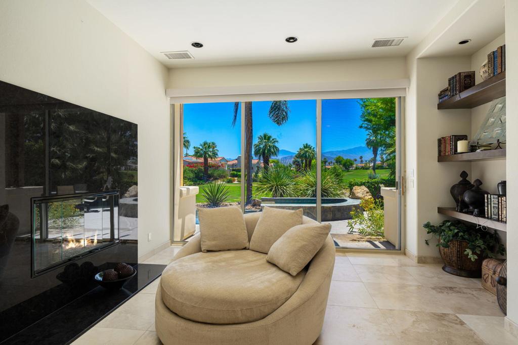 945 Hawk Hill Trail