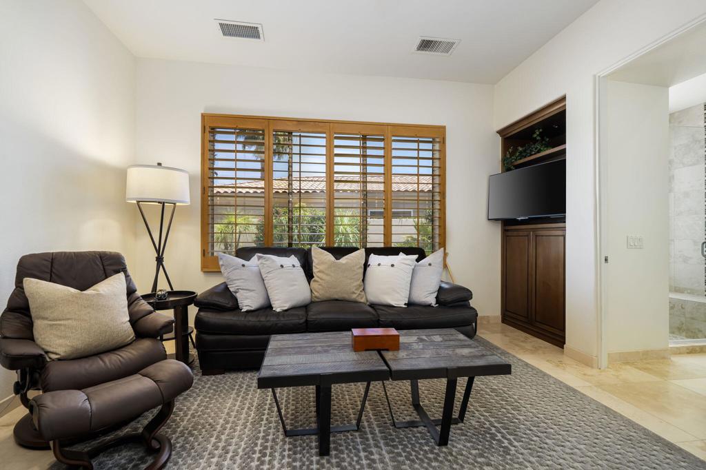 945 Hawk Hill Trail