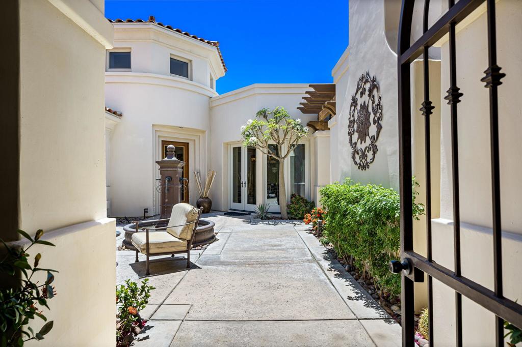 945 Hawk Hill Trail