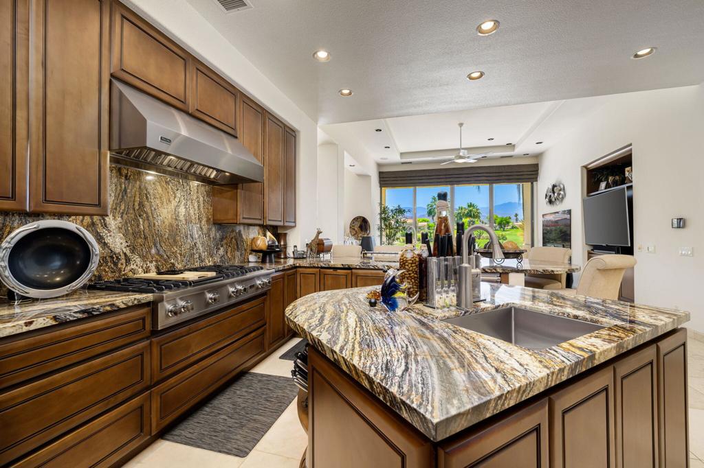 945 Hawk Hill Trail