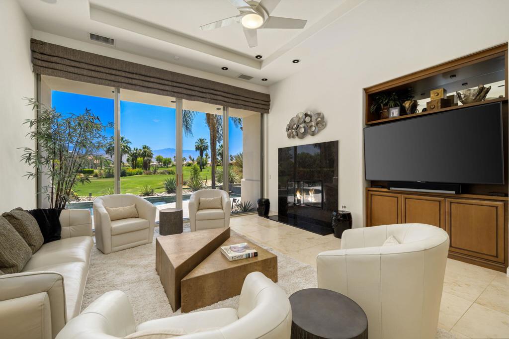 945 Hawk Hill Trail