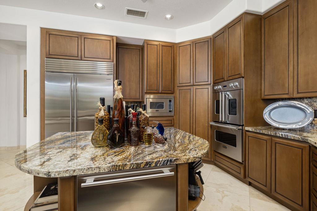 945 Hawk Hill Trail