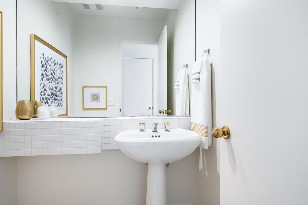 811 Box Canyon Trail