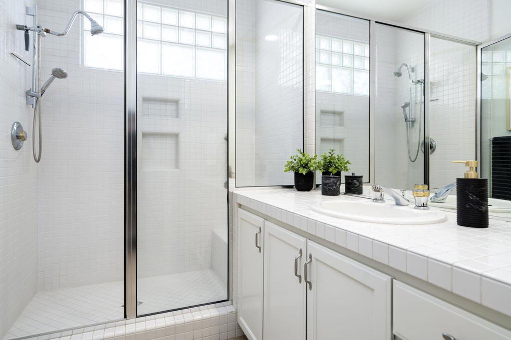 811 Box Canyon Trail