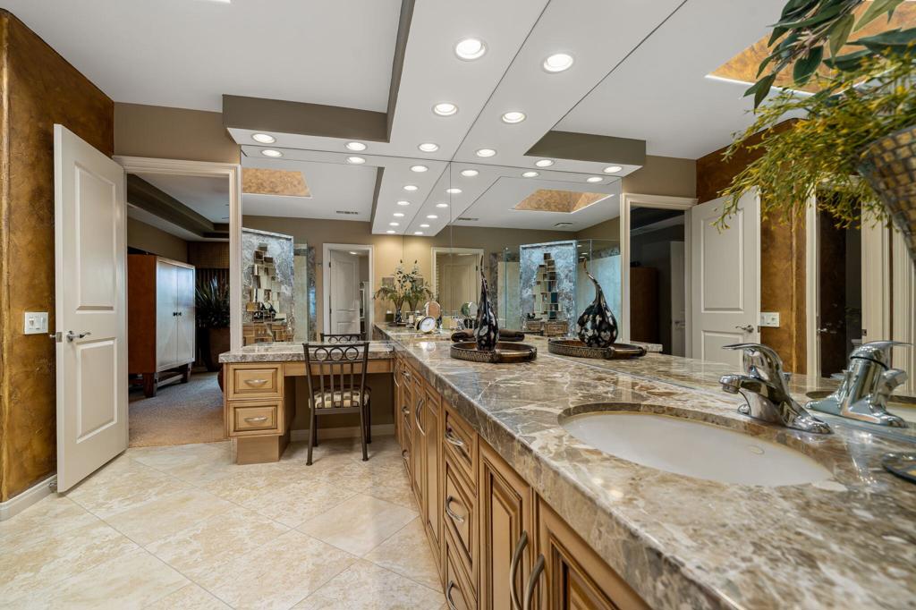 38263 Plumosa Circle