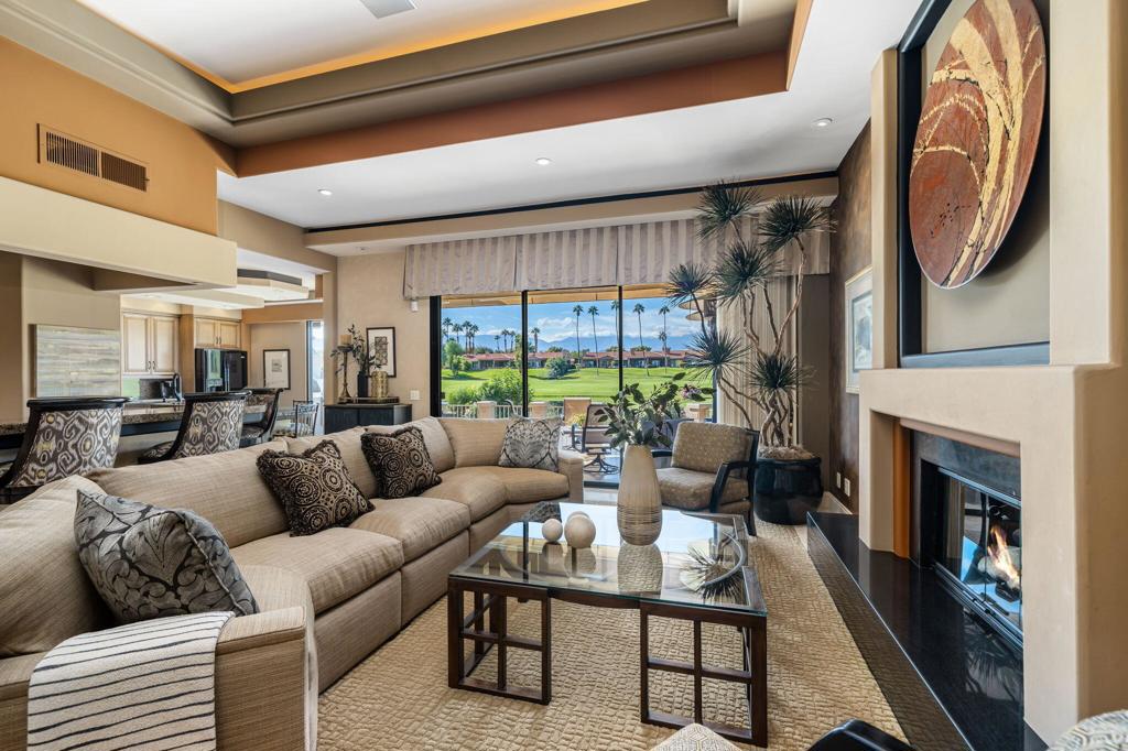 38263 Plumosa Circle