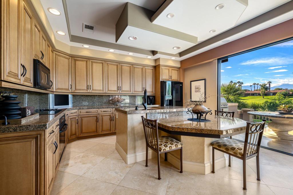 38263 Plumosa Circle