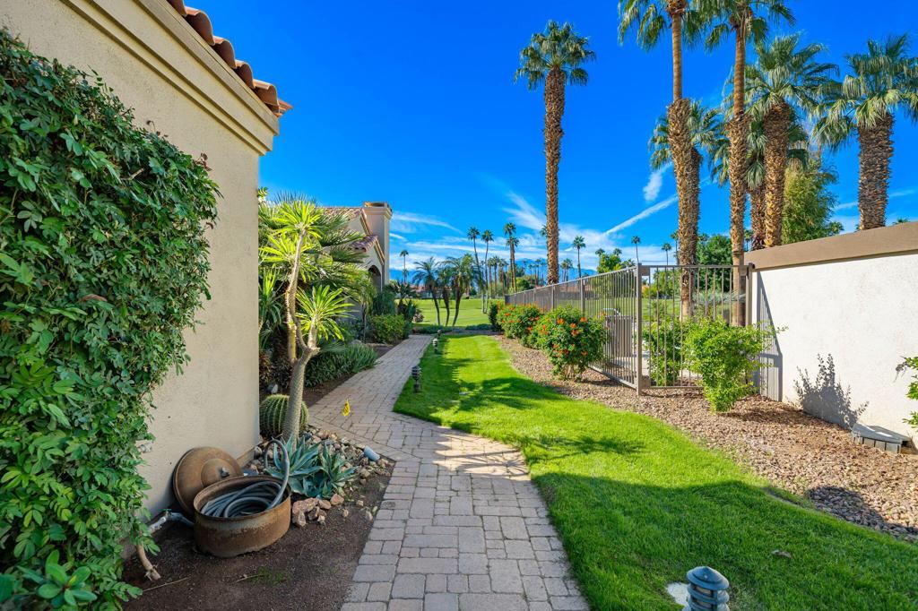 38263 Plumosa Circle