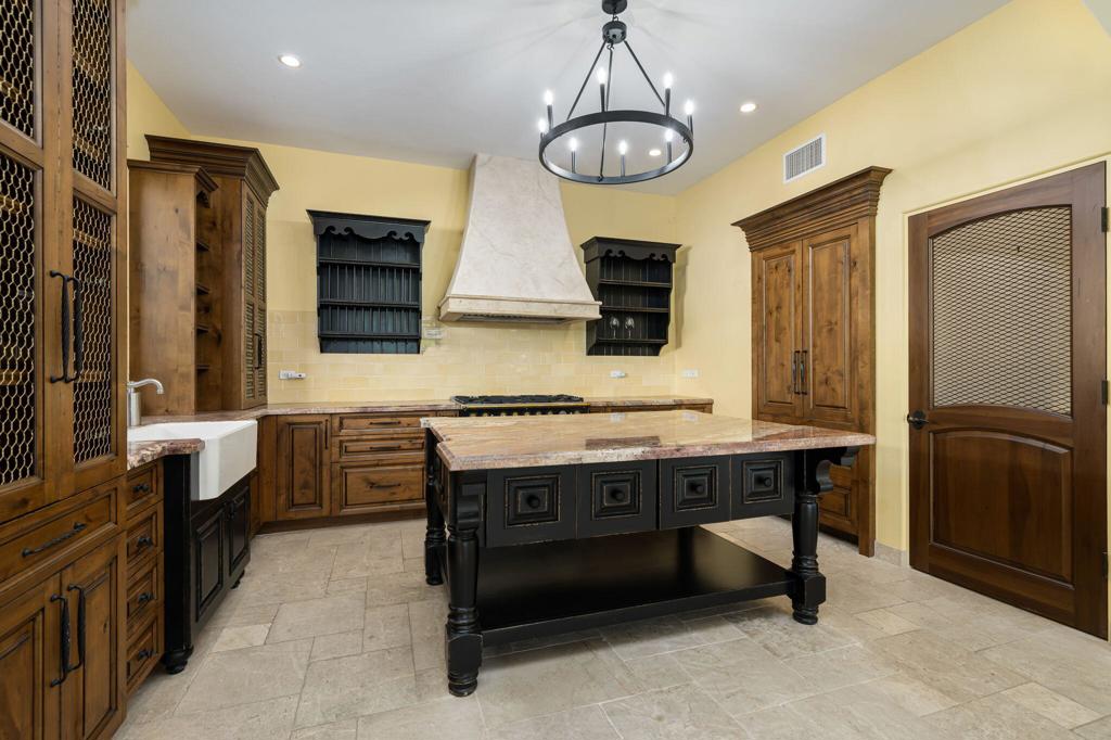 525 Indian Ridge Drive