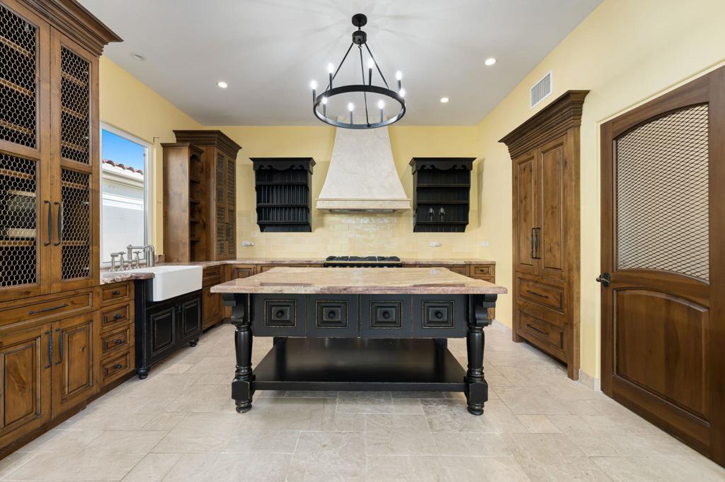 525 Indian Ridge Drive