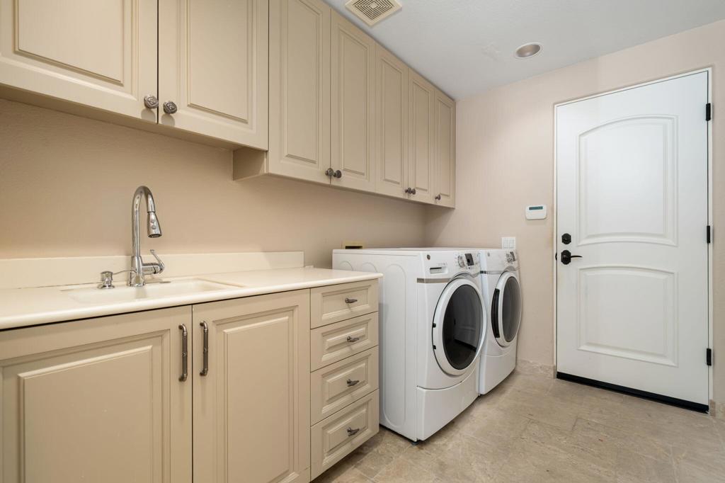 525 Indian Ridge Drive