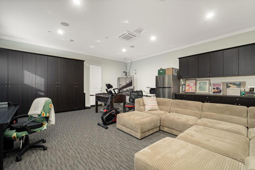 74142 Cosmopolitan Lane