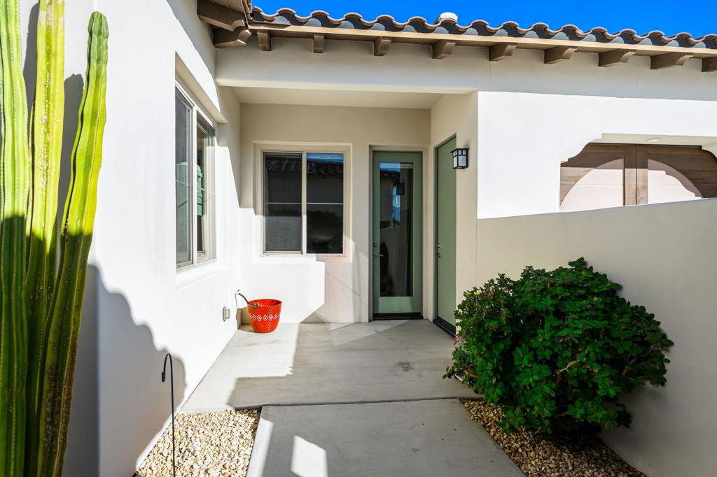 74142 Cosmopolitan Lane