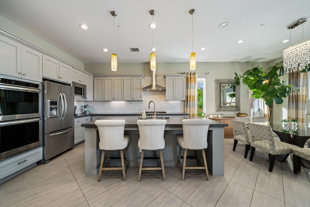 74142 Cosmopolitan Lane