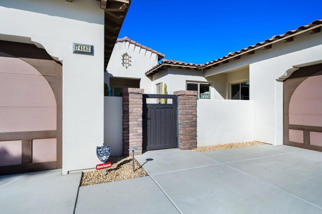 74142 Cosmopolitan Lane