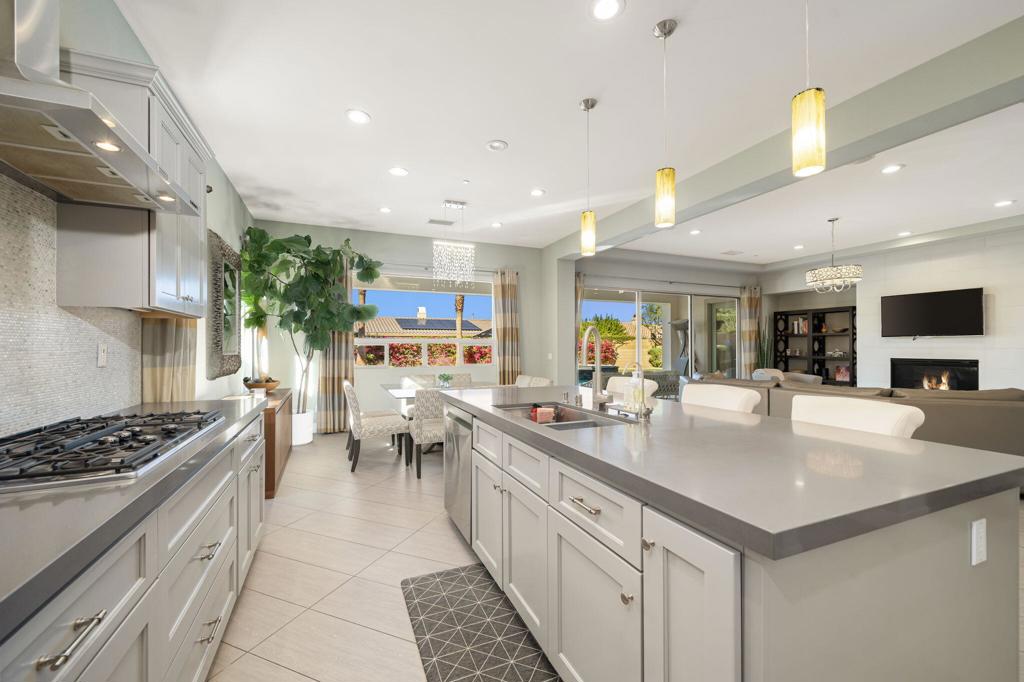 74142 Cosmopolitan Lane