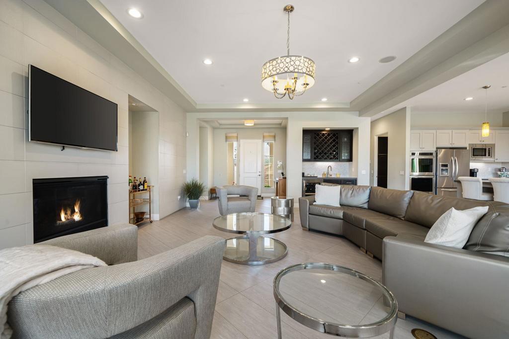 74142 Cosmopolitan Lane