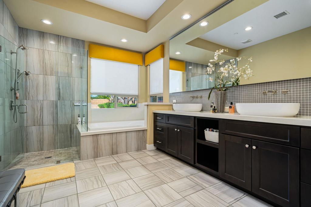 74142 Cosmopolitan Lane