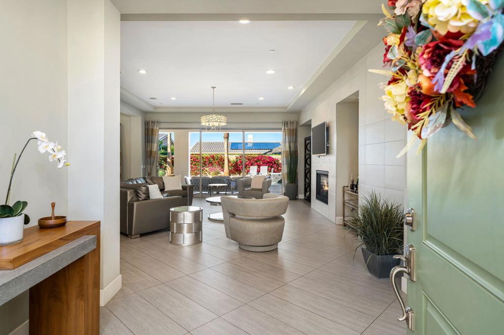 74142 Cosmopolitan Lane