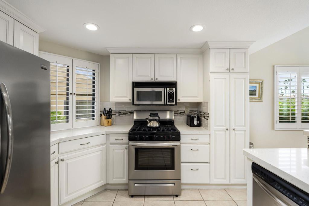 76761 Chrysanthemum Way