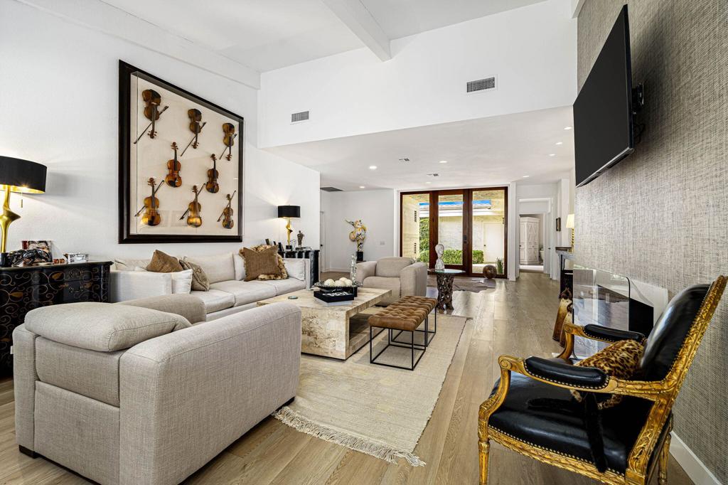 44848 Oro Grande Circle