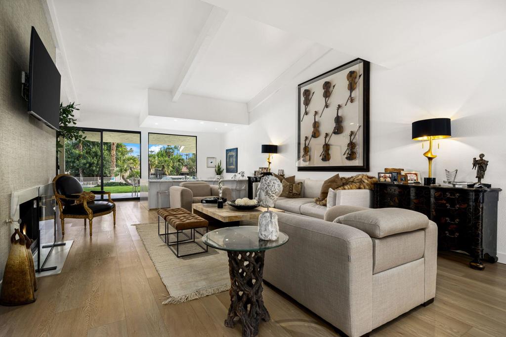 44848 Oro Grande Circle