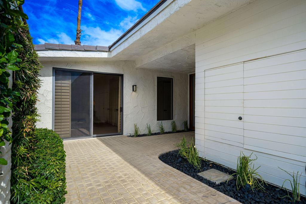 44848 Oro Grande Circle