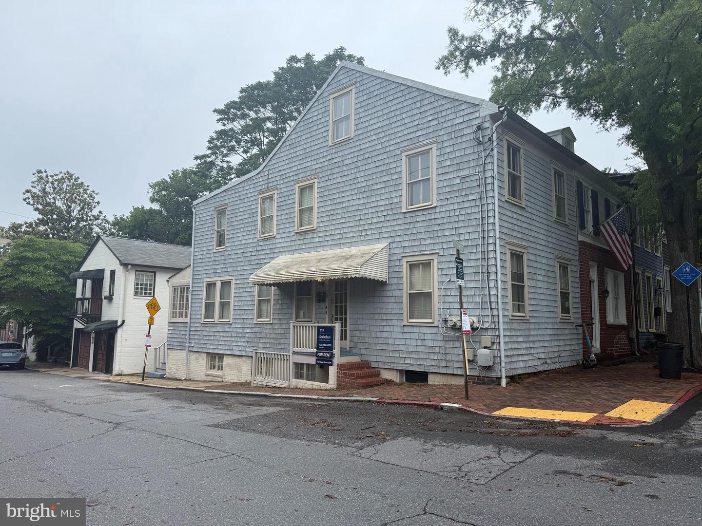 101 CHARLES ST #B