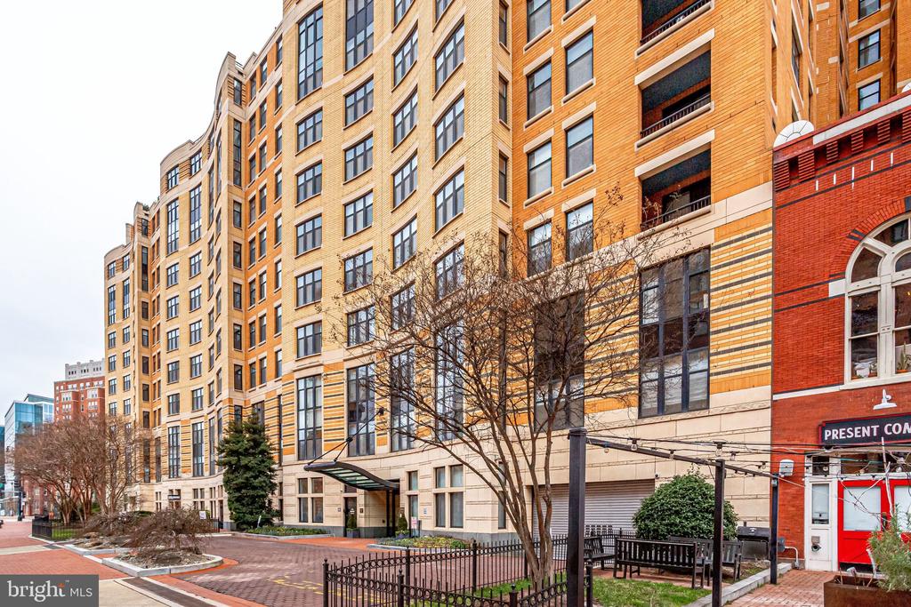 400 MASSACHUSETTS AVENUE NW Unit: 803