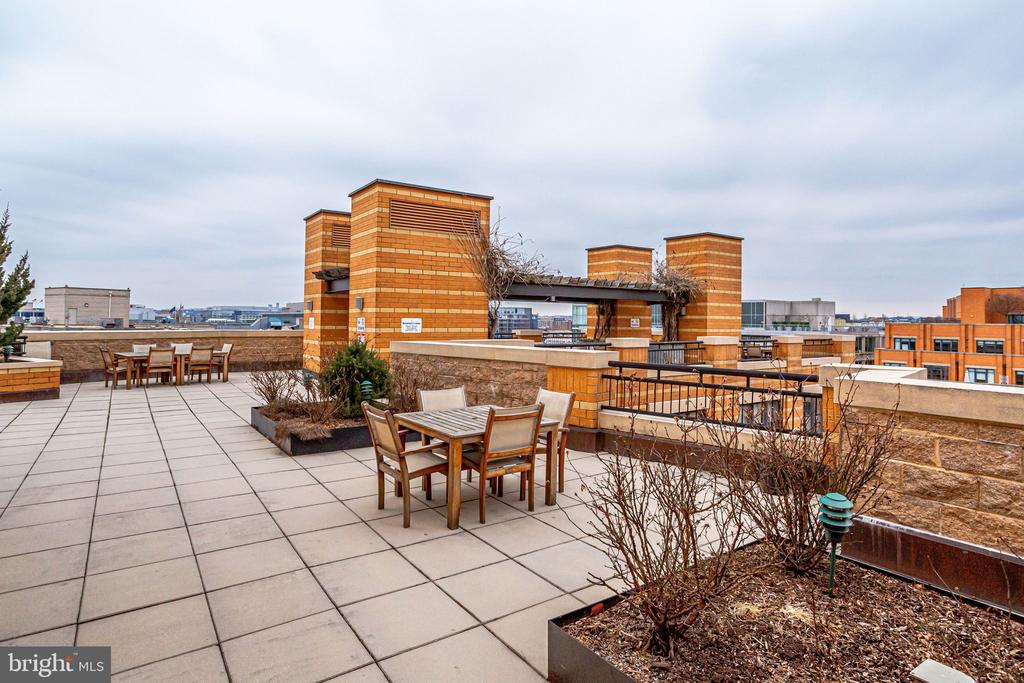 400 MASSACHUSETTS AVENUE NW Unit: 803