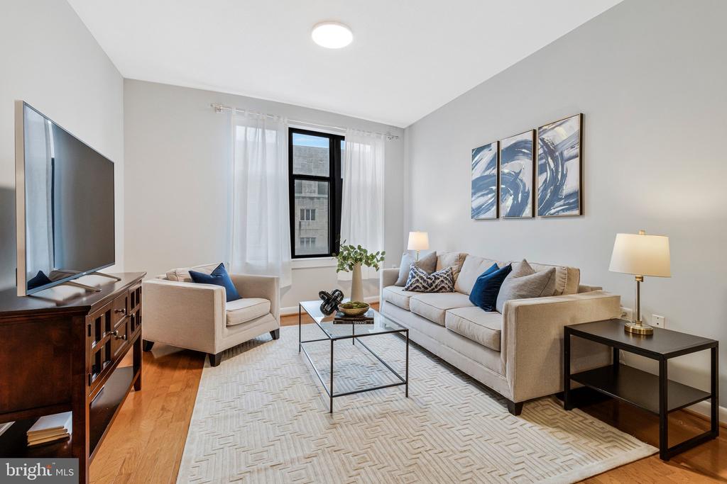 400 MASSACHUSETTS AVENUE NW Unit: 803