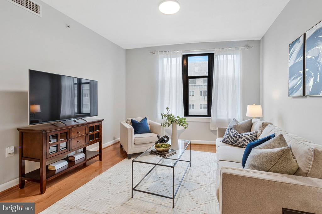 400 MASSACHUSETTS AVENUE NW Unit: 803