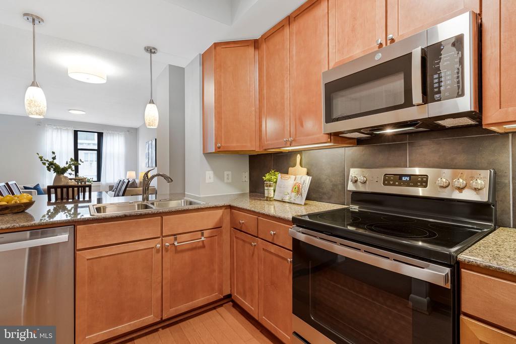 400 MASSACHUSETTS AVENUE NW Unit: 803