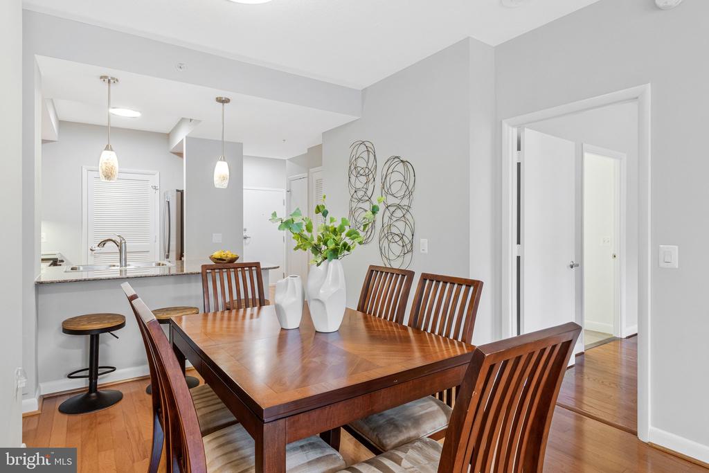 400 MASSACHUSETTS AVENUE NW Unit: 803