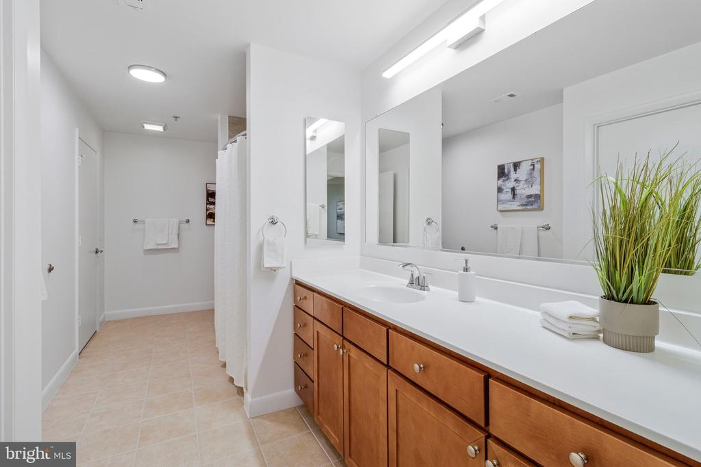 400 MASSACHUSETTS AVENUE NW Unit: 803