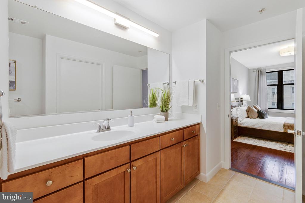 400 MASSACHUSETTS AVENUE NW Unit: 803